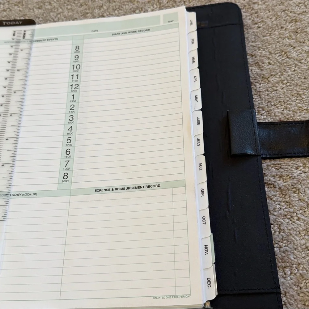 Day Timer Smooth Black Leather 7 Ring Planner Snap Close w/ Inserts 2000 Vintage